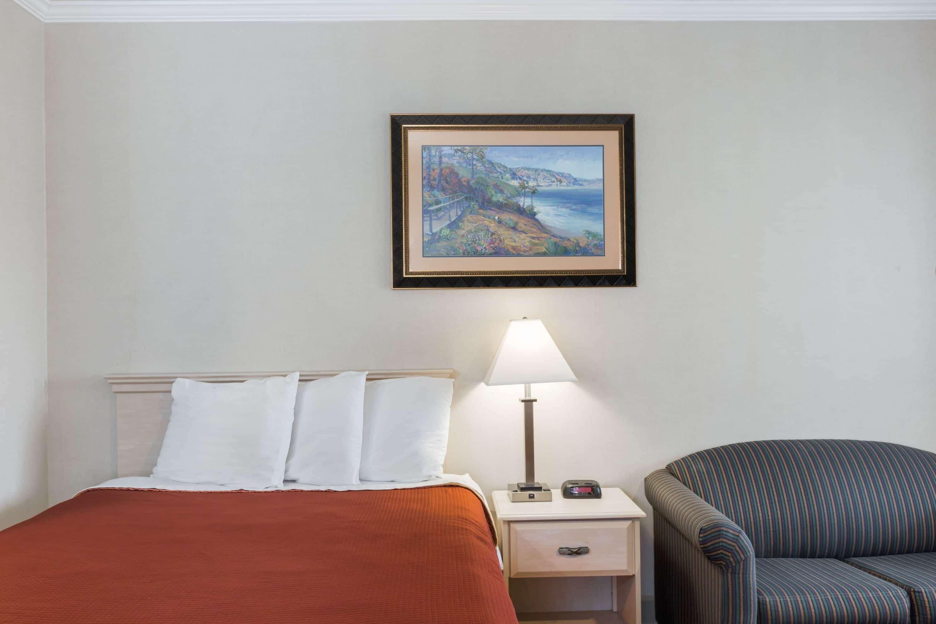 Monarch Valley Inn Marina At Monterey Bay Экстерьер фото