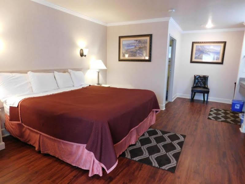 Monarch Valley Inn Marina At Monterey Bay Экстерьер фото
